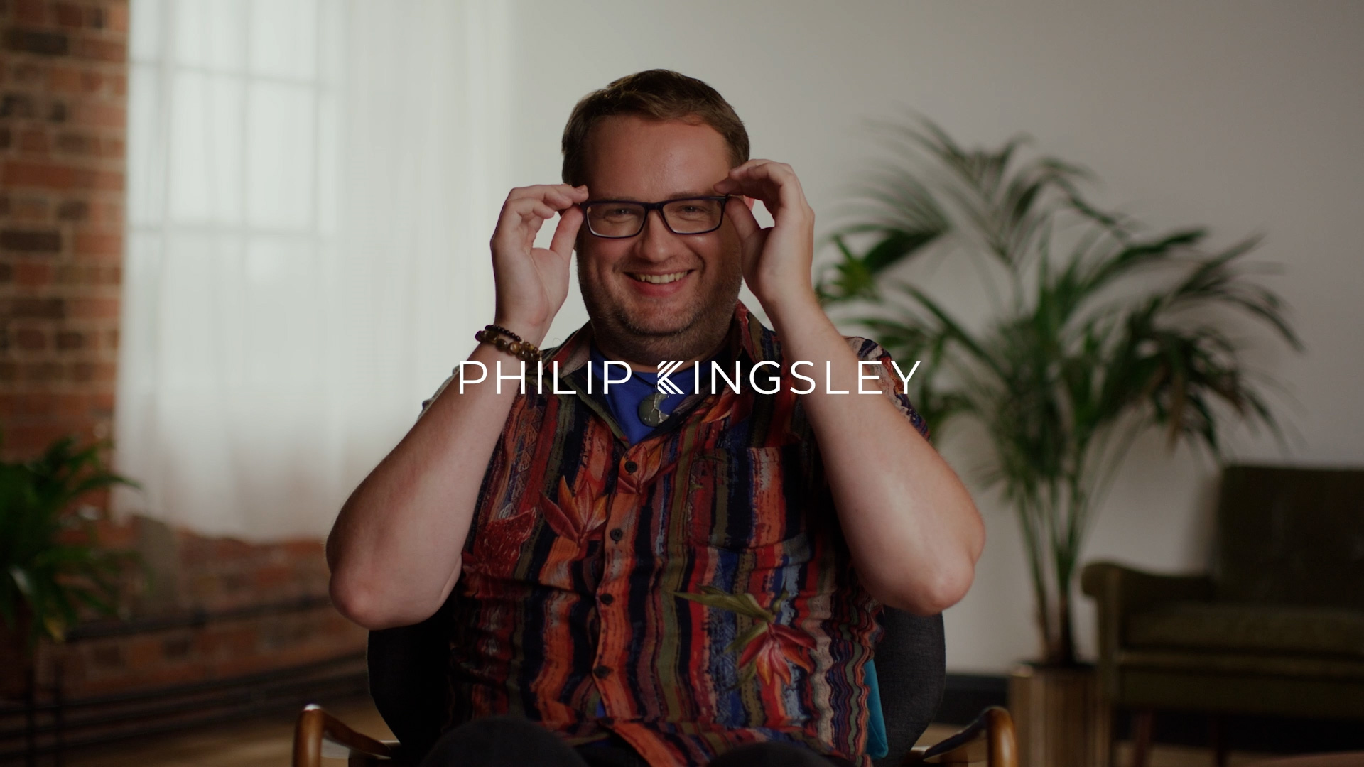 Philip Kingsley | Male | 16x9